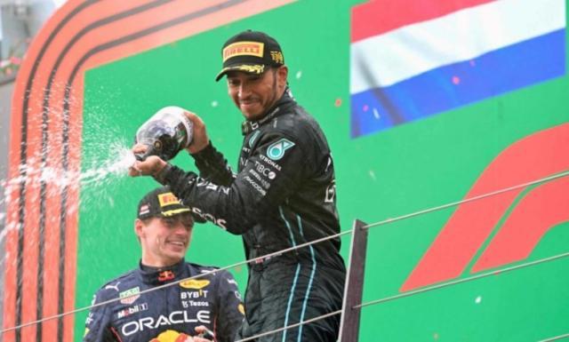 登录入口-“300场俱乐部”增员 汉密尔顿里程碑之战登领奖台